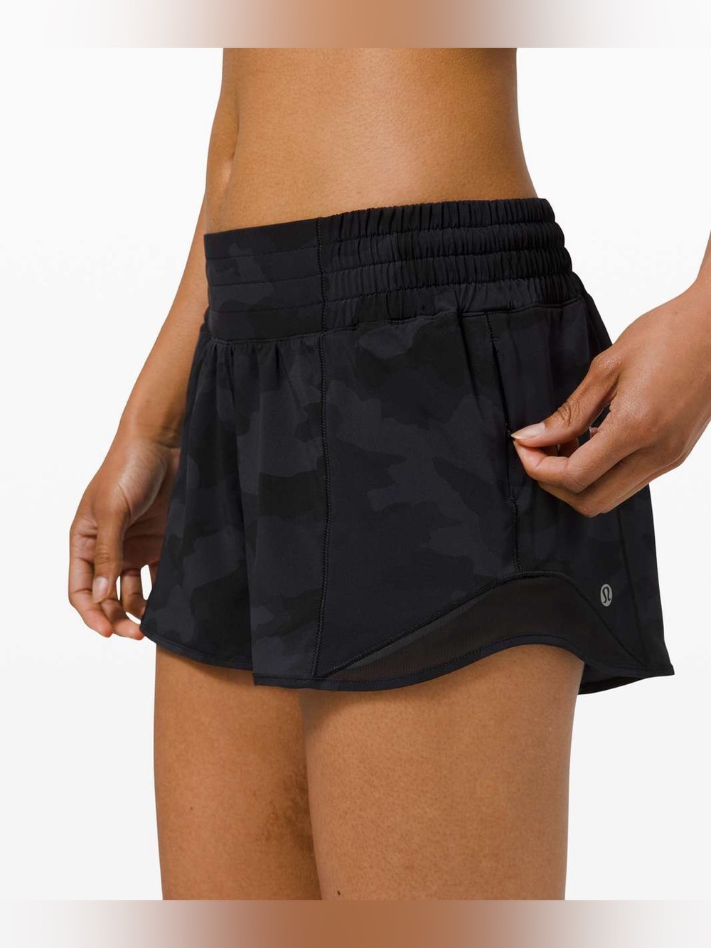 Lululemon Hotty Hot Short II *2.5" - Picture 7 of 9